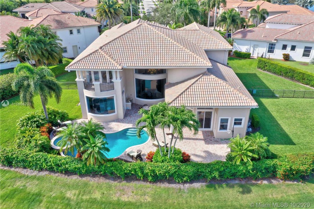 Recently Sold: $1,845,000 (5 beds, 6 baths, 5360 Square Feet)