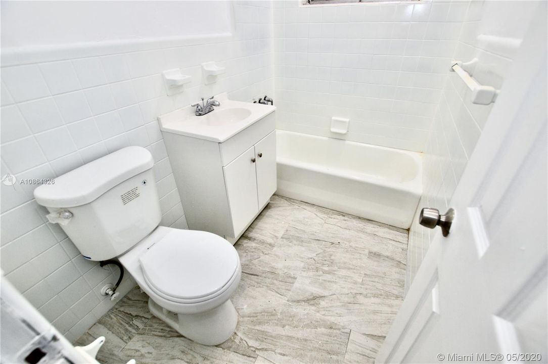Recently Sold: $339,900 (4 beds, 3 baths, 1912 Square Feet)