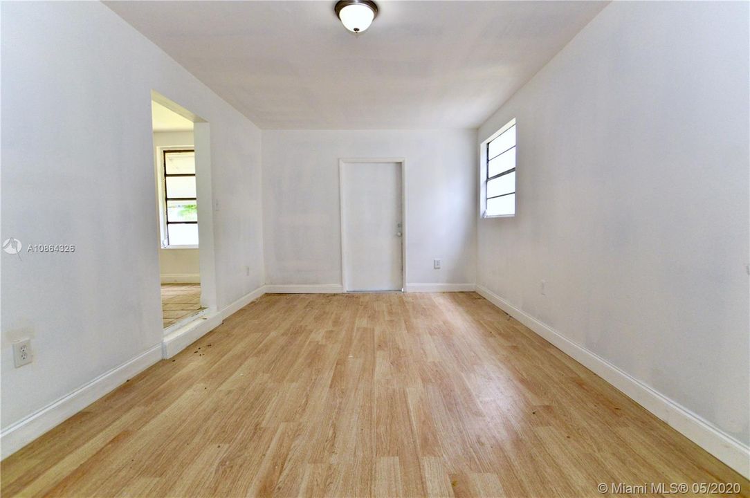 Recently Sold: $339,900 (4 beds, 3 baths, 1912 Square Feet)