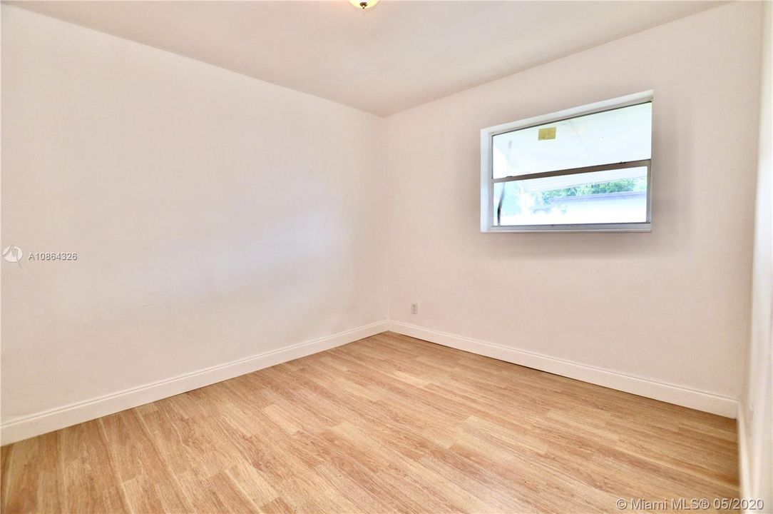 Recently Sold: $339,900 (4 beds, 3 baths, 1912 Square Feet)