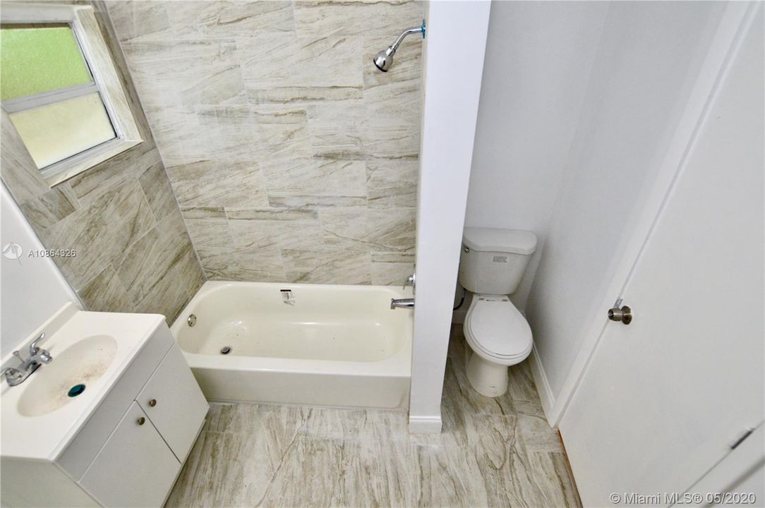 Recently Sold: $339,900 (4 beds, 3 baths, 1912 Square Feet)