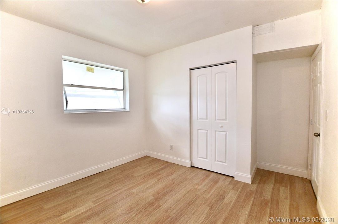 Recently Sold: $339,900 (4 beds, 3 baths, 1912 Square Feet)