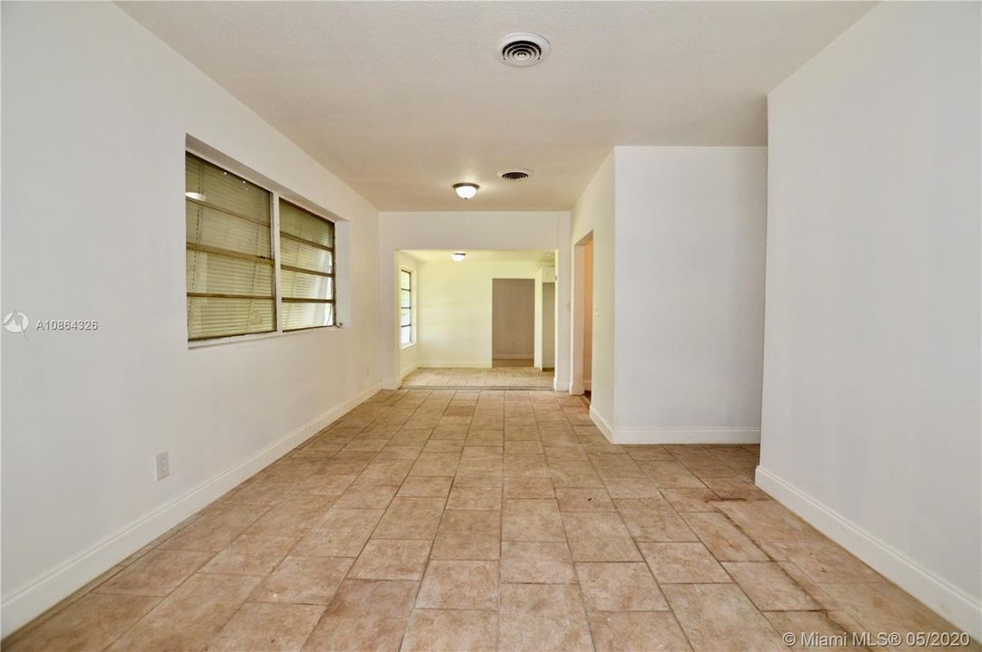 Recently Sold: $339,900 (4 beds, 3 baths, 1912 Square Feet)