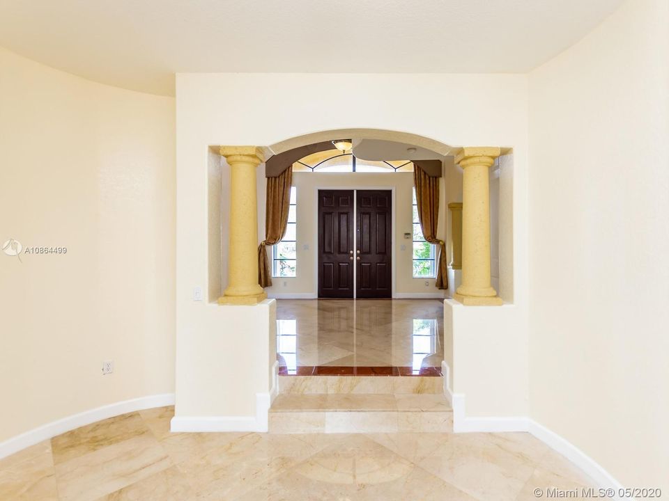 Recently Rented: $4,600 (5 beds, 5 baths, 4295 Square Feet)