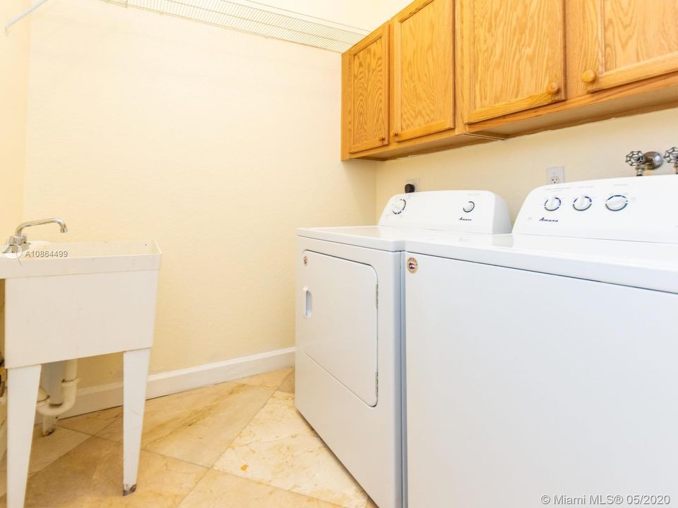 Recently Rented: $4,600 (5 beds, 5 baths, 4295 Square Feet)