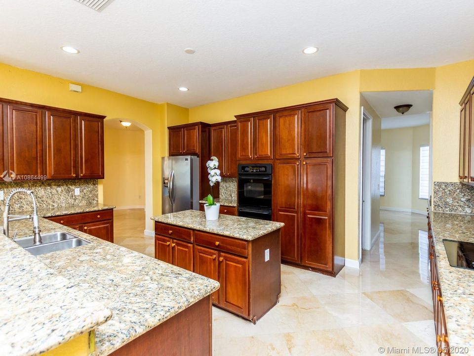 Recently Rented: $4,600 (5 beds, 5 baths, 4295 Square Feet)
