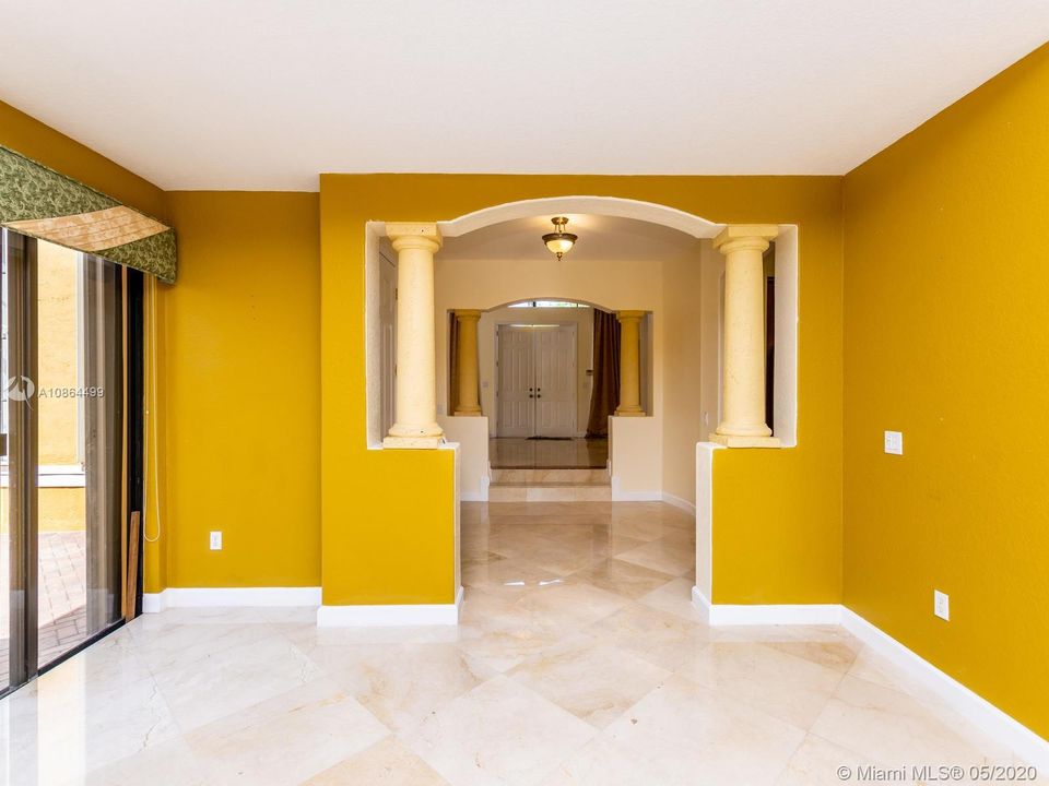 Recently Rented: $4,600 (5 beds, 5 baths, 4295 Square Feet)