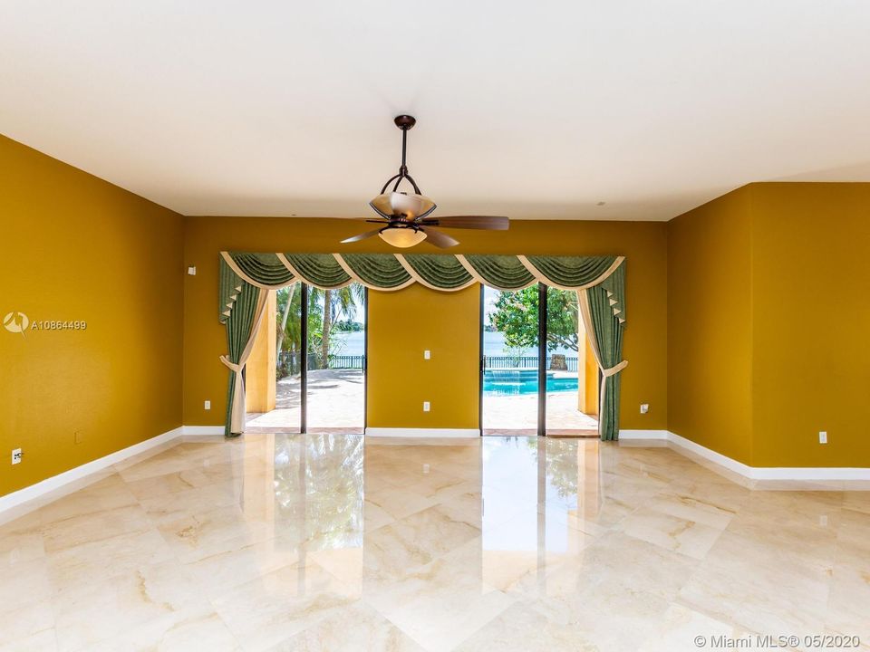 Recently Rented: $4,600 (5 beds, 5 baths, 4295 Square Feet)