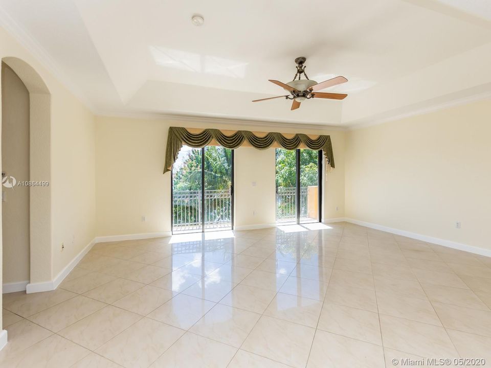 Recently Rented: $4,600 (5 beds, 5 baths, 4295 Square Feet)