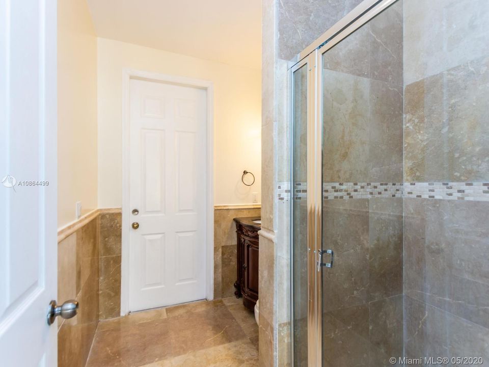 Recently Rented: $4,600 (5 beds, 5 baths, 4295 Square Feet)