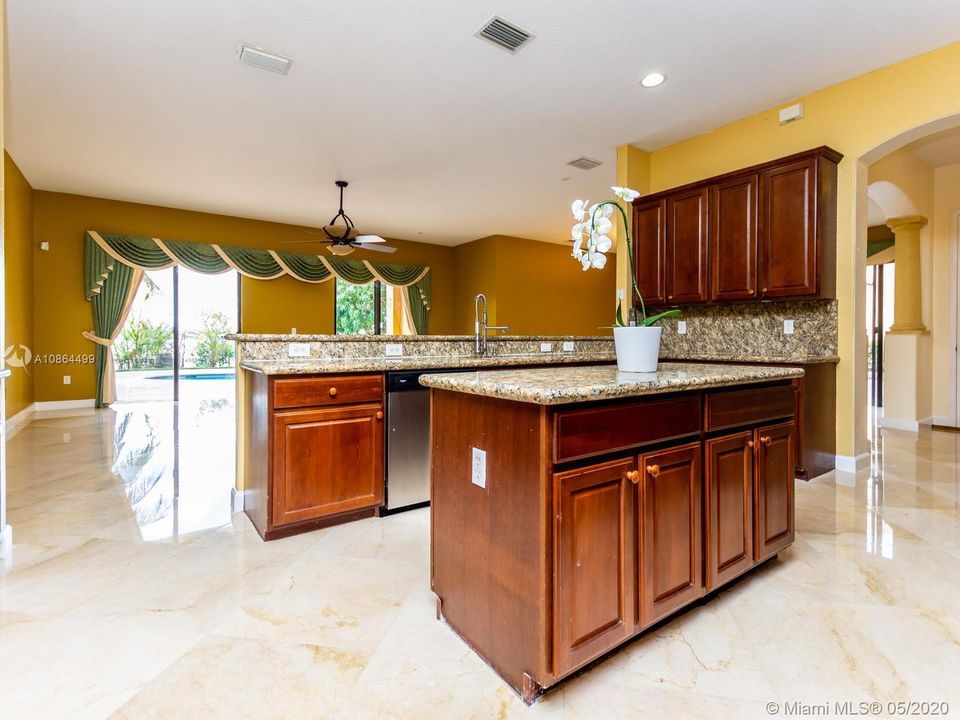 Recently Rented: $4,600 (5 beds, 5 baths, 4295 Square Feet)