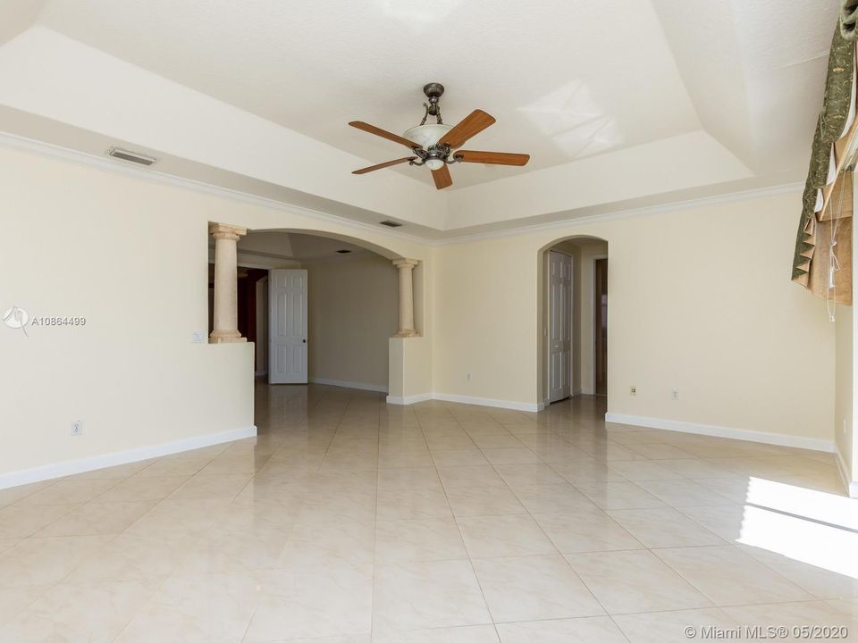 Recently Rented: $4,600 (5 beds, 5 baths, 4295 Square Feet)