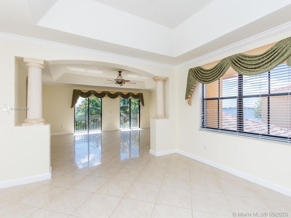 Recently Rented: $4,600 (5 beds, 5 baths, 4295 Square Feet)