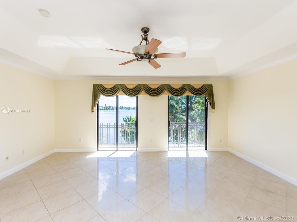Recently Rented: $4,600 (5 beds, 5 baths, 4295 Square Feet)