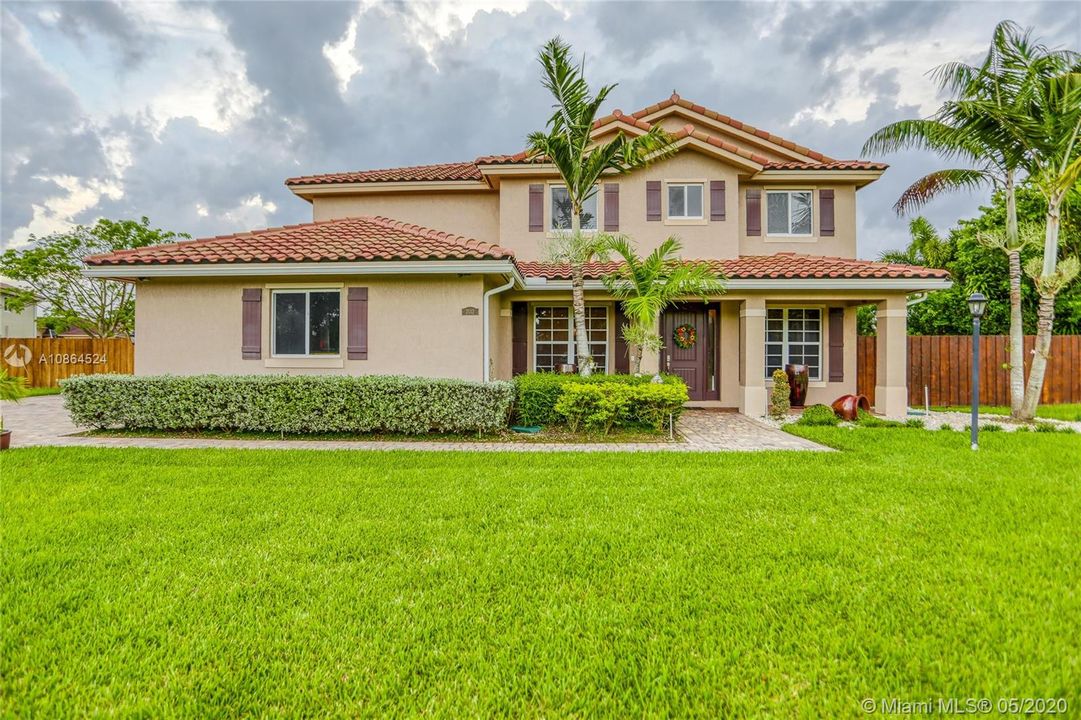 Vendido Recientemente: $495,000 (5 camas, 3 baños, 2837 Pies cuadrados)