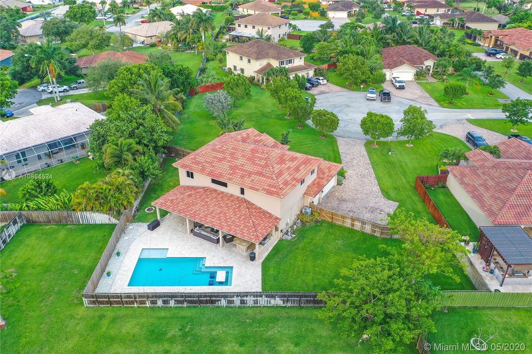 Vendido Recientemente: $495,000 (5 camas, 3 baños, 2837 Pies cuadrados)
