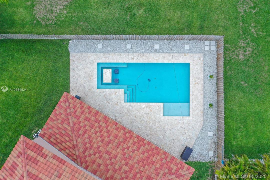 Vendido Recientemente: $495,000 (5 camas, 3 baños, 2837 Pies cuadrados)