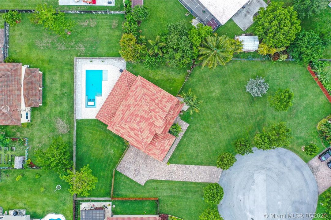 Vendido Recientemente: $495,000 (5 camas, 3 baños, 2837 Pies cuadrados)