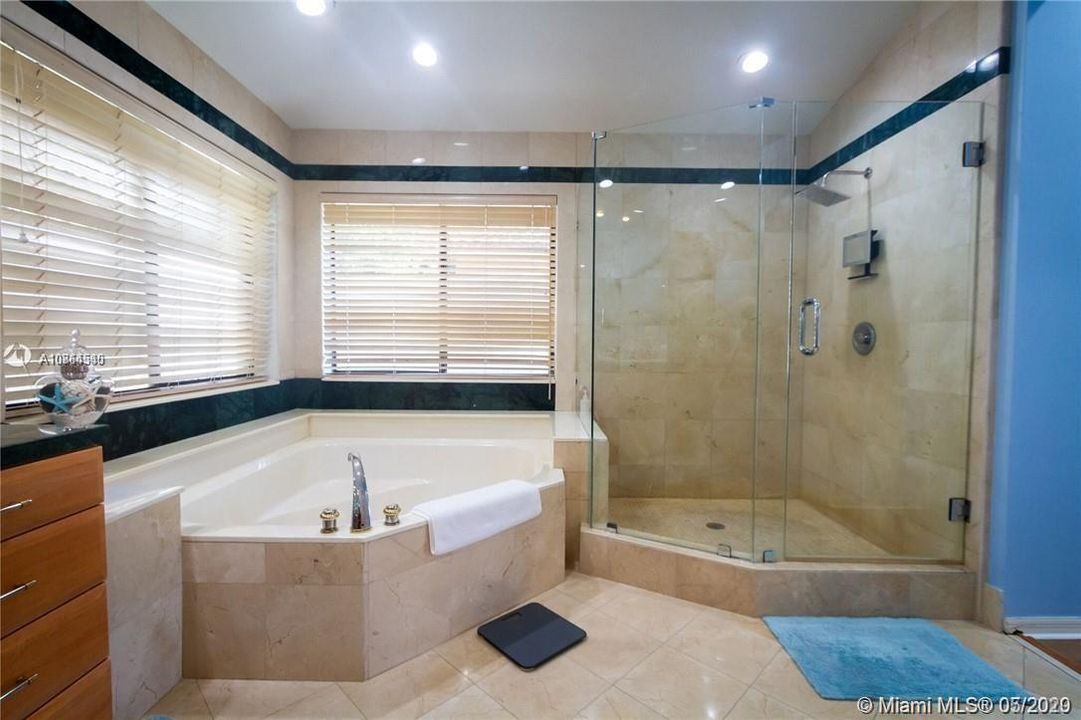 Recently Rented: $4,800 (4 beds, 3 baths, 3202 Square Feet)