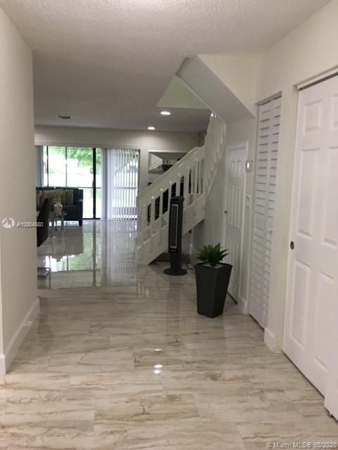 Recently Sold: $249,000 (3 beds, 2 baths, 1480 Square Feet)