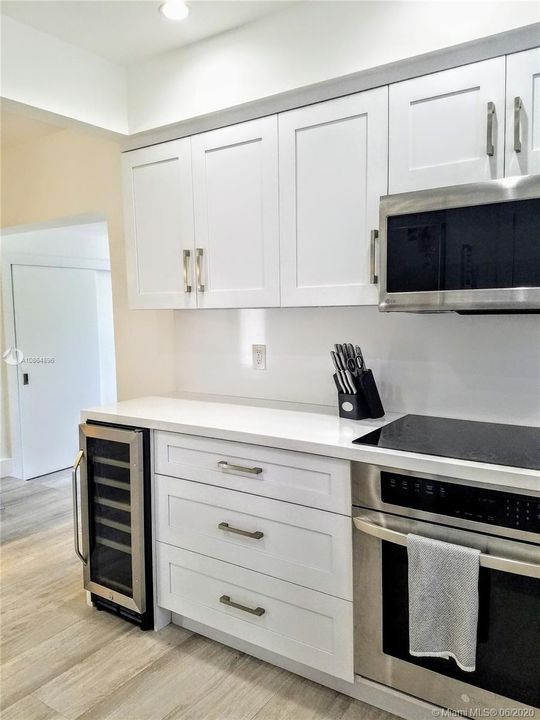 Recently Sold: $425,000 (2 beds, 1 baths, 1211 Square Feet)