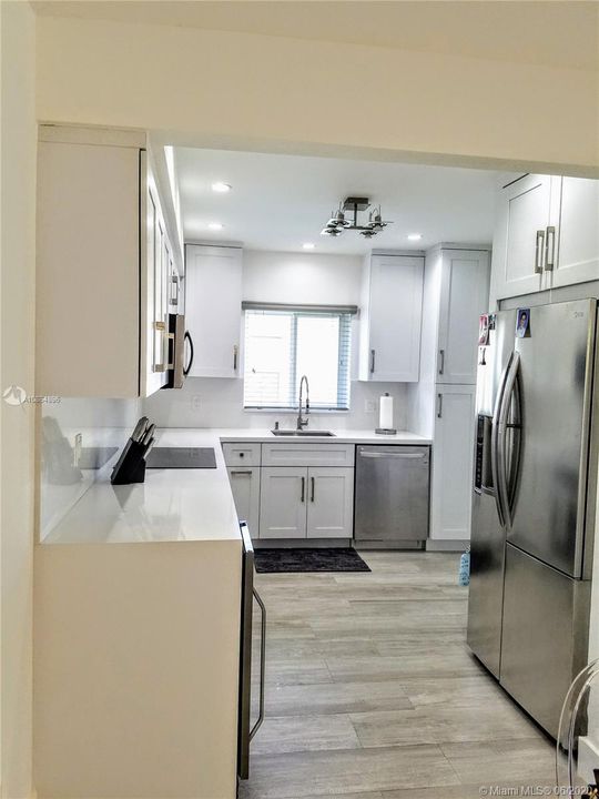 Recently Sold: $425,000 (2 beds, 1 baths, 1211 Square Feet)