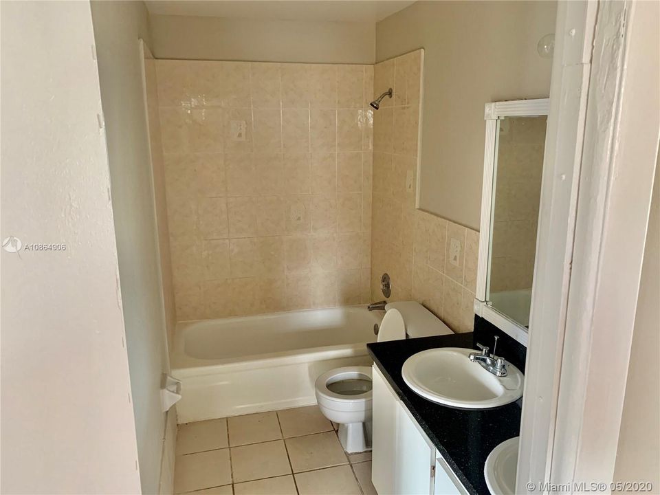 最近售出: $209,000 (3 贝兹, 2 浴室, 1314 平方英尺)