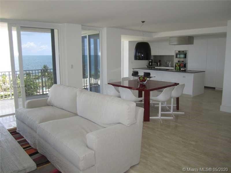 Recently Rented: $9,000 (3 beds, 3 baths, 3120 Square Feet)