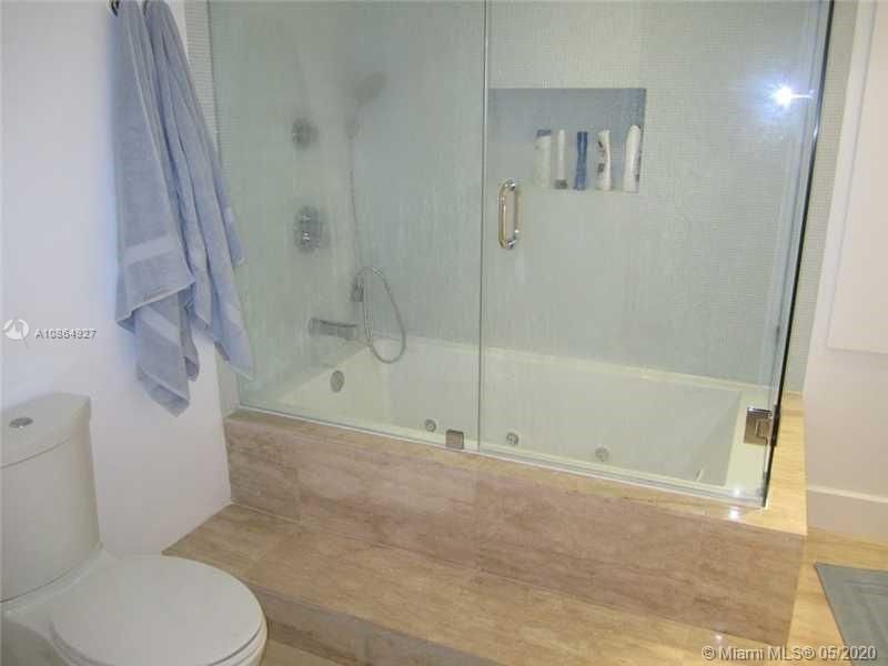 Recently Rented: $9,000 (3 beds, 3 baths, 3120 Square Feet)