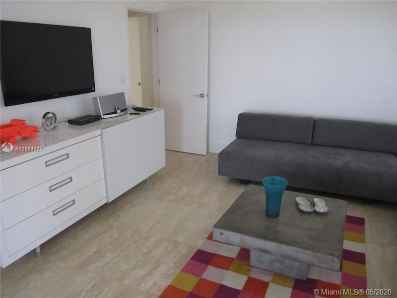 Recently Rented: $9,000 (3 beds, 3 baths, 3120 Square Feet)