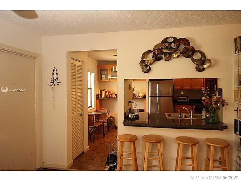 Vendido Recientemente: $125,000 (2 camas, 2 baños, 850 Pies cuadrados)