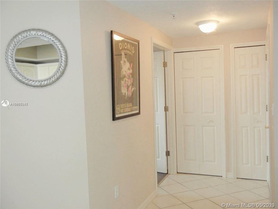 Recently Sold: $225,000 (1 beds, 1 baths, 594 Square Feet)