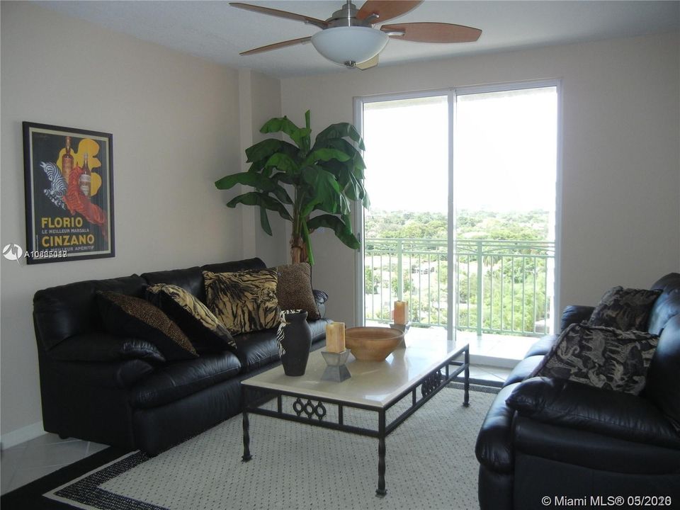 Recently Sold: $225,000 (1 beds, 1 baths, 594 Square Feet)
