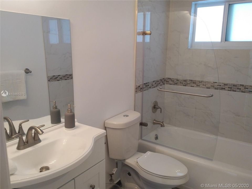 Recently Rented: $2,400 (2 beds, 2 baths, 18179 Square Feet)