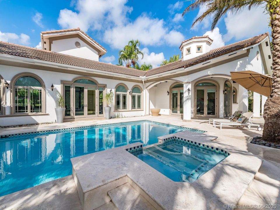 Recently Rented: $13,000 (6 beds, 6 baths, 4917 Square Feet)