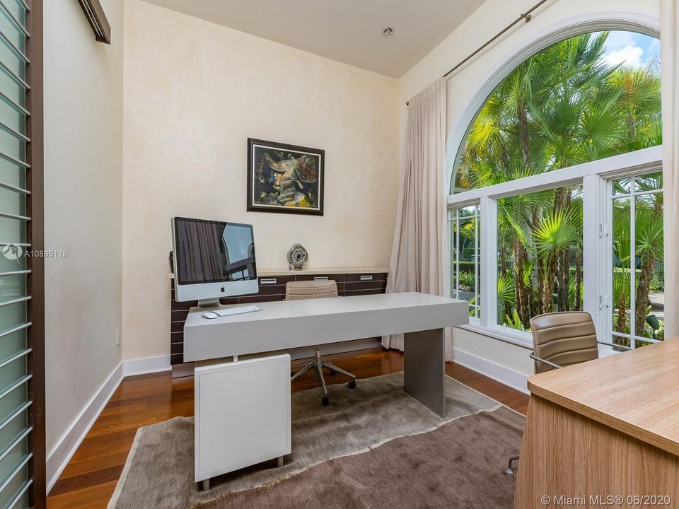 Recently Rented: $13,000 (6 beds, 6 baths, 4917 Square Feet)