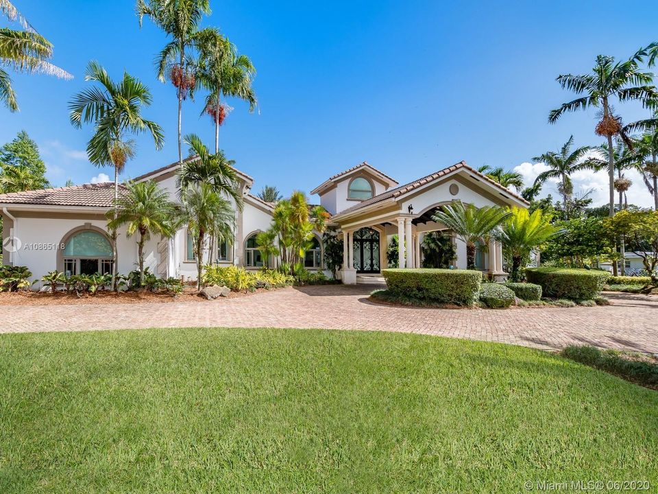 Recently Rented: $13,000 (6 beds, 6 baths, 4917 Square Feet)