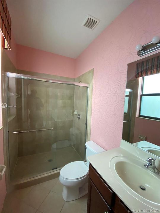 最近租的: $3,500 (5 贝兹, 4 浴室, 2759 平方英尺)