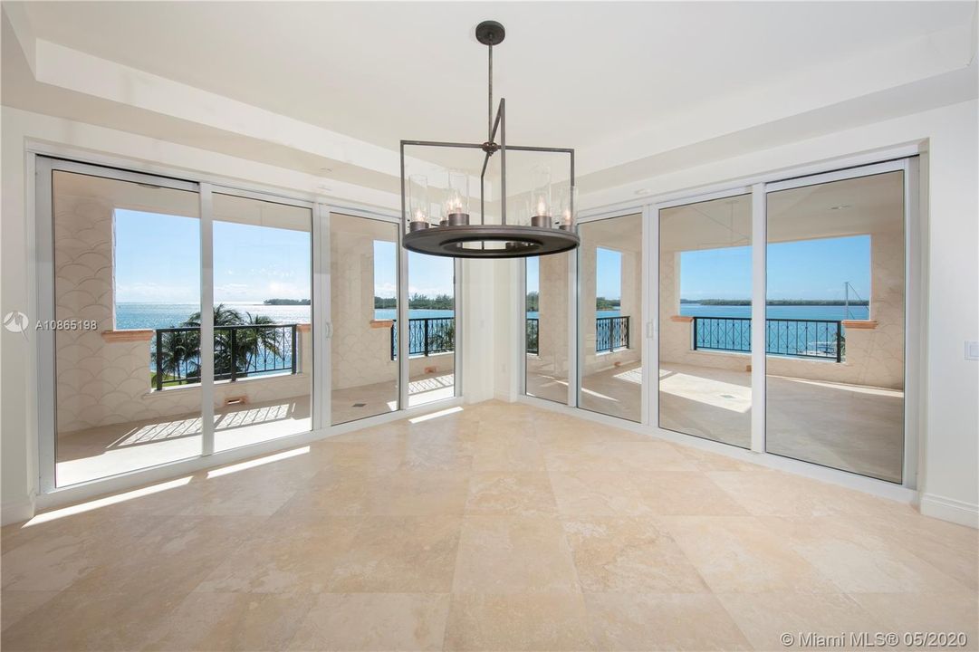 Recently Sold: $4,695,000 (4 beds, 4 baths, 4109 Square Feet)