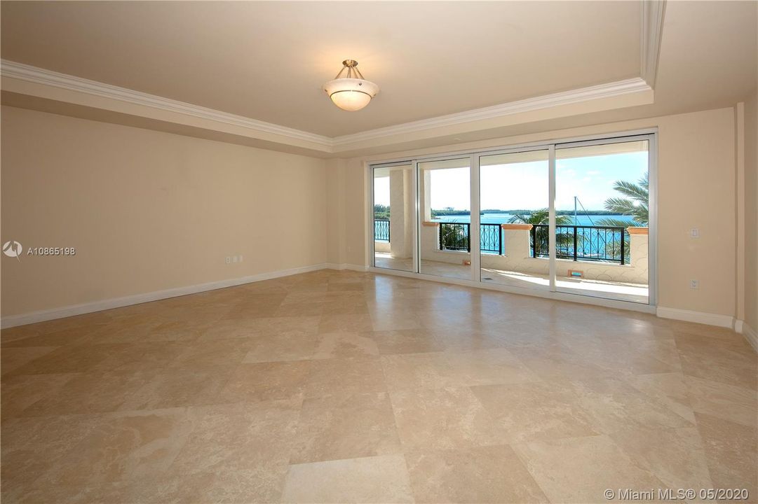Recently Sold: $4,695,000 (4 beds, 4 baths, 4109 Square Feet)