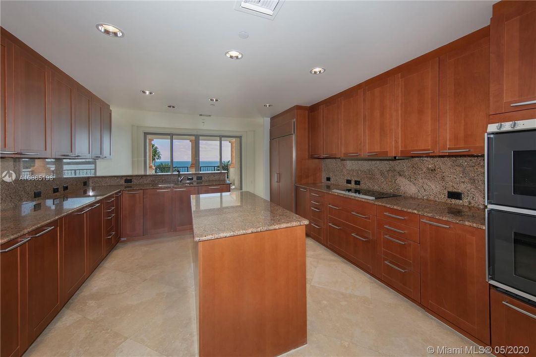 Recently Sold: $4,695,000 (4 beds, 4 baths, 4109 Square Feet)
