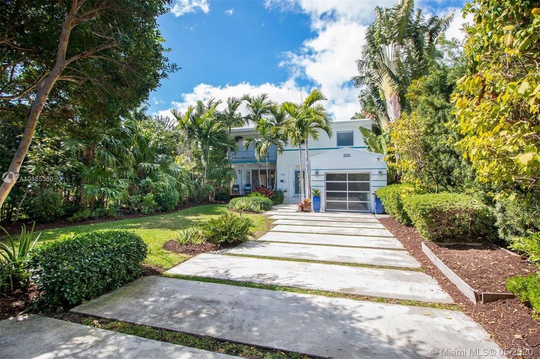 Recently Sold: $1,495,000 (5 beds, 4 baths, 2734 Square Feet)