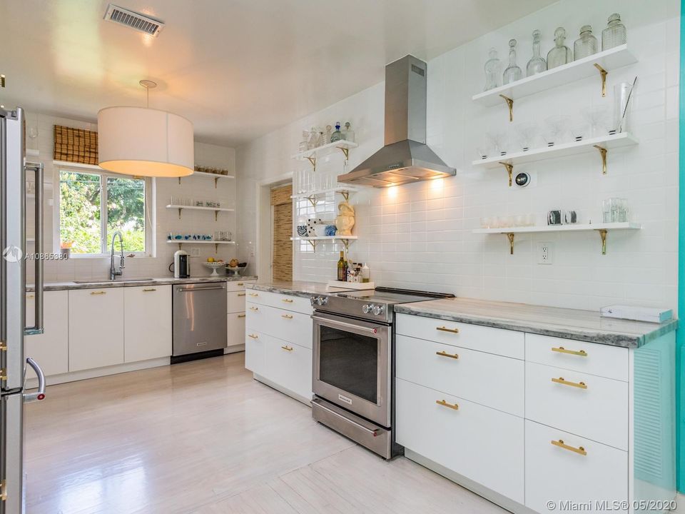 Recently Sold: $779,000 (3 beds, 2 baths, 1830 Square Feet)