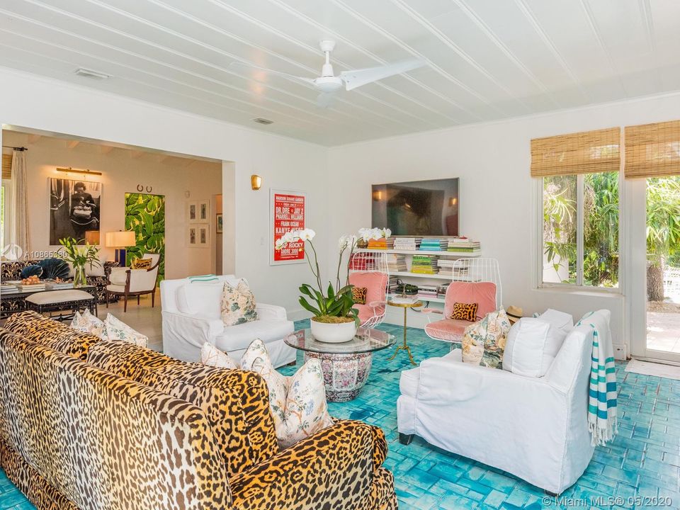 Recently Sold: $779,000 (3 beds, 2 baths, 1830 Square Feet)