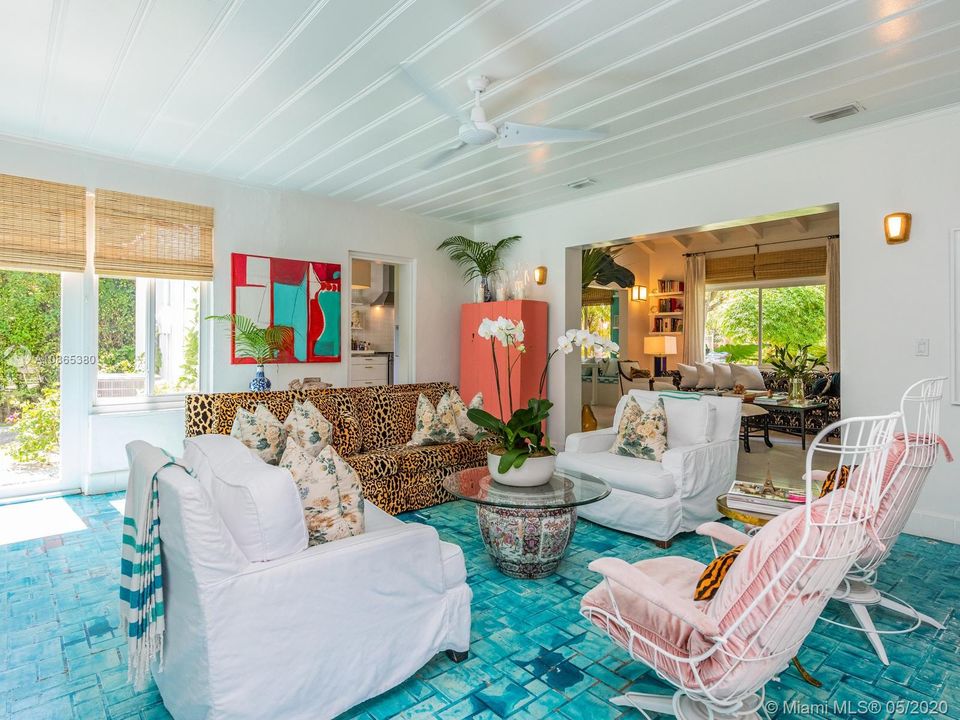 Recently Sold: $779,000 (3 beds, 2 baths, 1830 Square Feet)