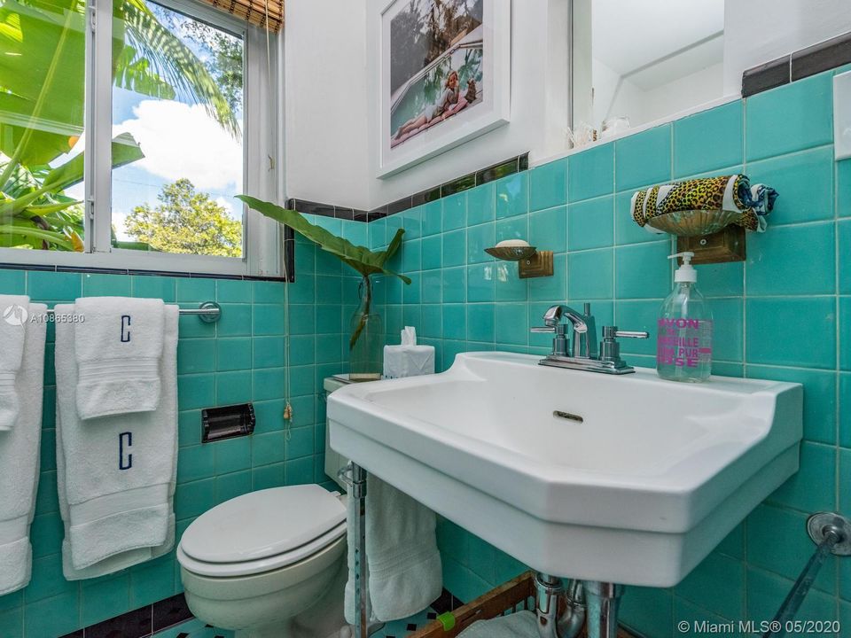 Recently Sold: $779,000 (3 beds, 2 baths, 1830 Square Feet)