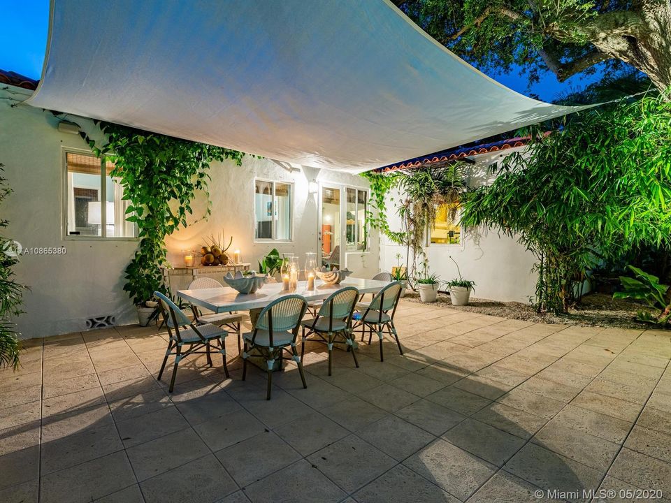 Recently Sold: $779,000 (3 beds, 2 baths, 1830 Square Feet)