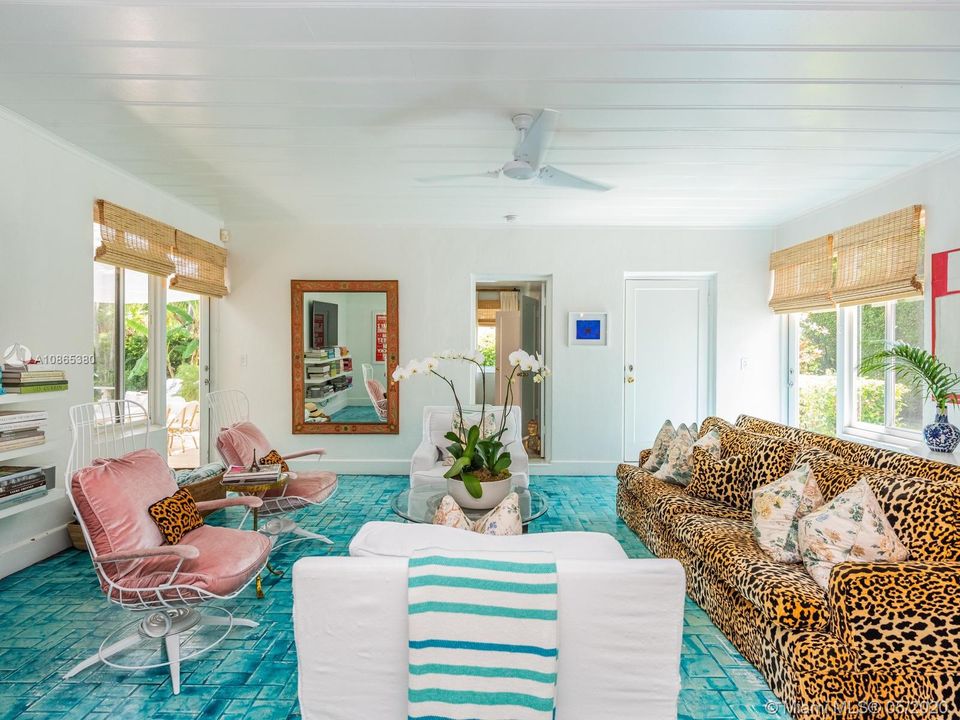 Recently Sold: $779,000 (3 beds, 2 baths, 1830 Square Feet)