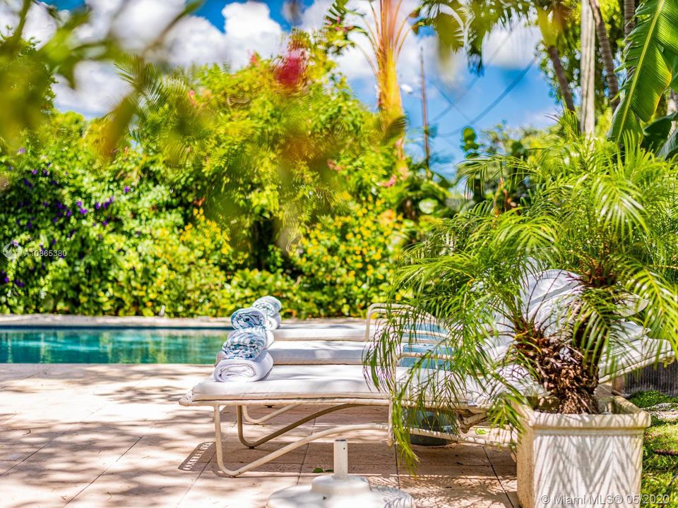 Recently Sold: $779,000 (3 beds, 2 baths, 1830 Square Feet)