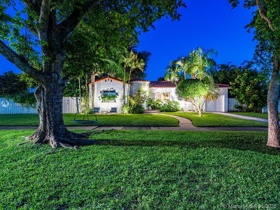 Recently Sold: $779,000 (3 beds, 2 baths, 1830 Square Feet)